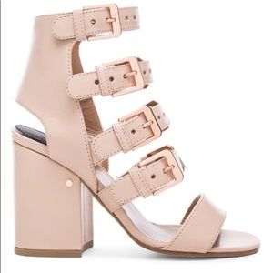 Gently used Laurence decade art kloe sandals
